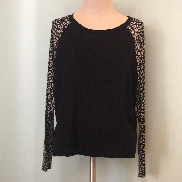 Black Bead Tops - Animal print sleeve top